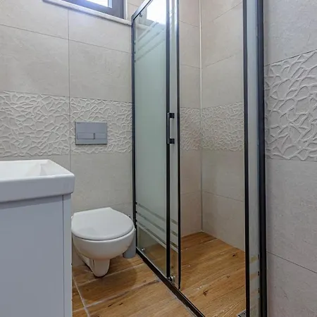 Near By The Land Of Legends , Private Pool With Jakuzzi Moon