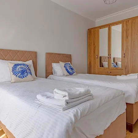 Villa Near By The Land Of Legends , Private Pool With Jakuzzi Villa Moon *