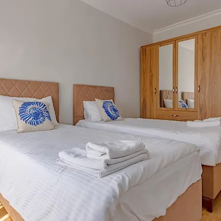 Villa Near By The Land Of Legends , Private Pool With Jakuzzi Moon *