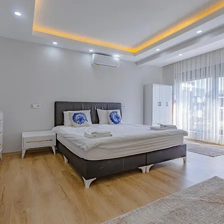 Near By The Land Of Legends , Private Pool With Jakuzzi Villa Moon *