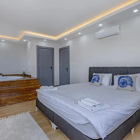 Near By The Land Of Legends , Private Pool With Jakuzzi Villa Moon *