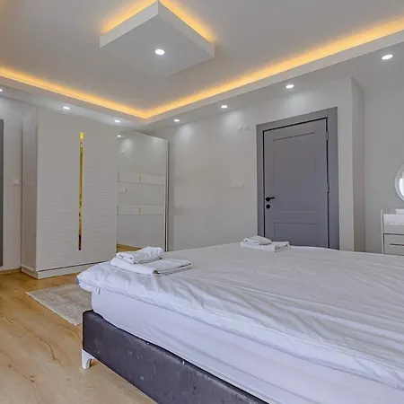 Villa Near By The Land Of Legends , Private Pool With Jakuzzi Villa Moon