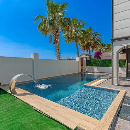Villa Near By The Land Of Legends , Private Pool With Jakuzzi Villa Moon *