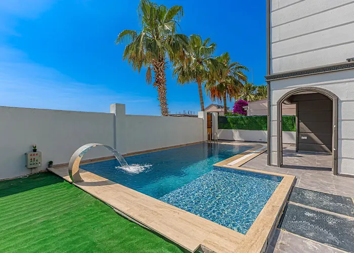 Villa Near By The Land Of Legends , Private Pool With Jakuzzi Moon *