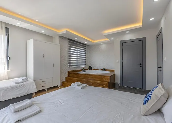 Near By The Land Of Legends , Private Pool With Jakuzzi Moon Вилла *