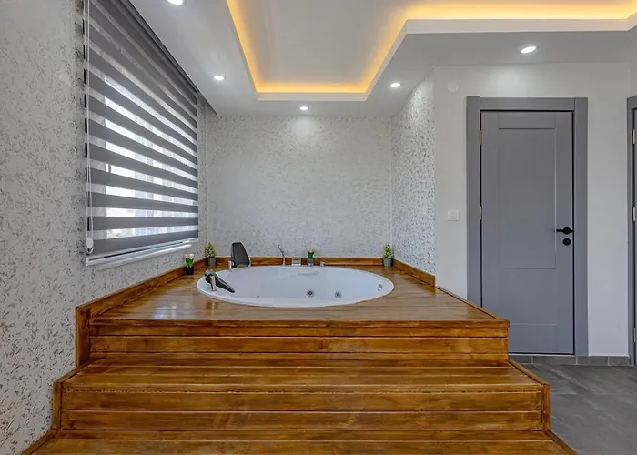 Near By The Land Of Legends , Private Pool With Jakuzzi Moon Вилла *